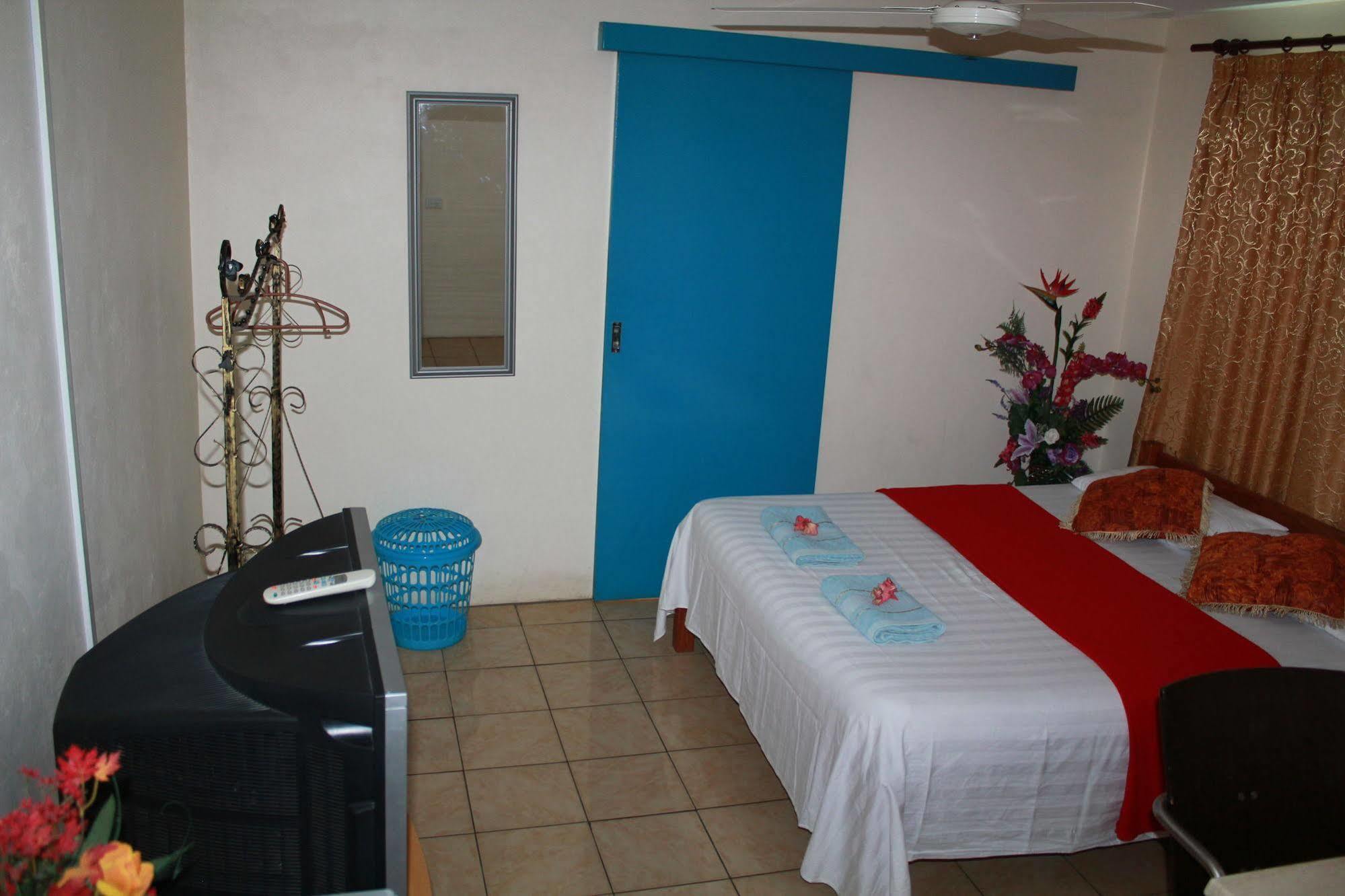פורט וילה Pacific Paradise Motel מראה חיצוני תמונה